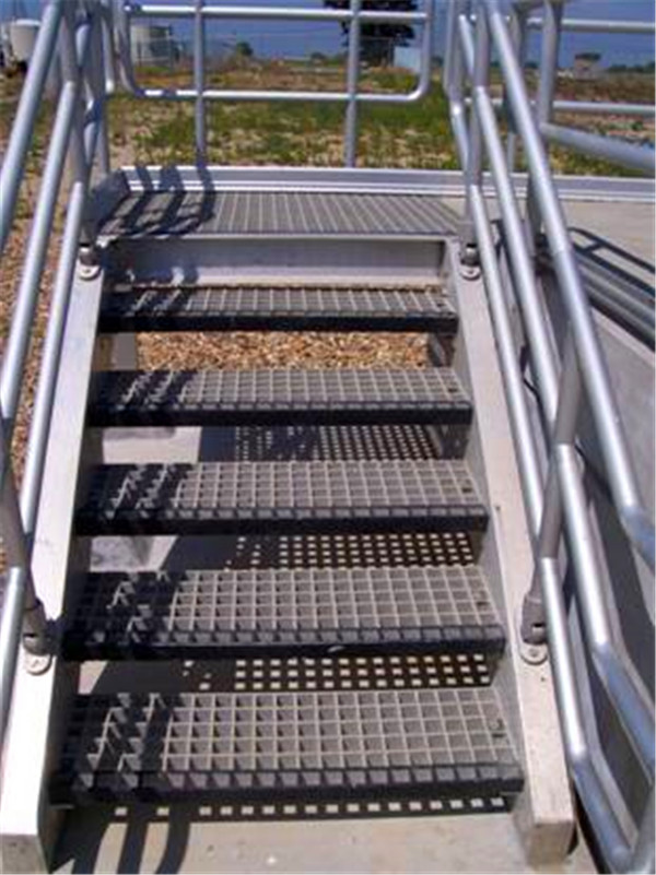 Steel treads