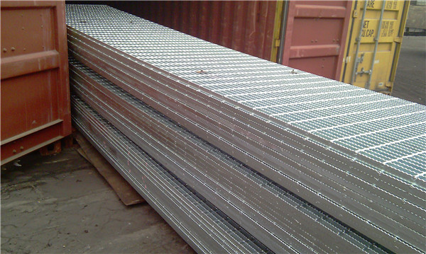 Steel gratings 