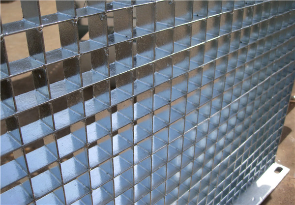 Steel gratings 