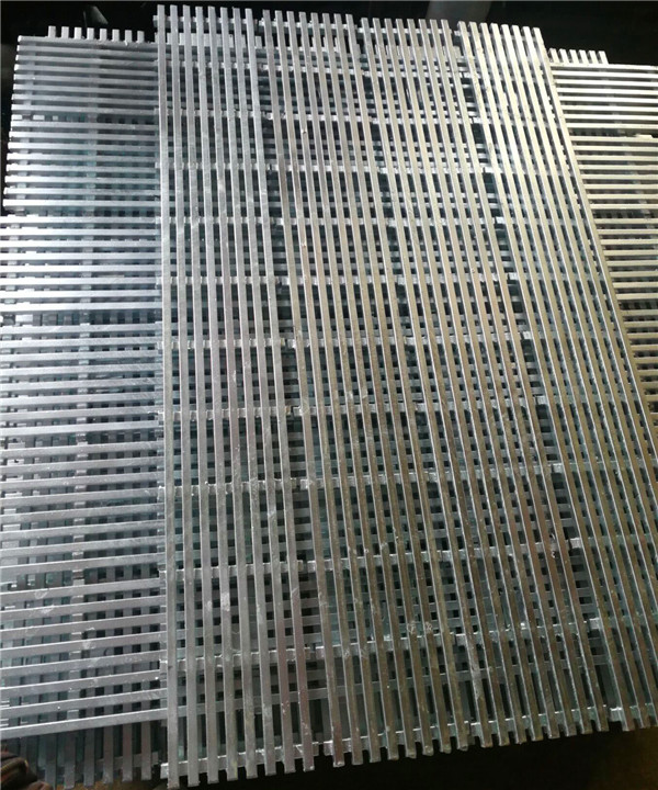 Steel gratings 