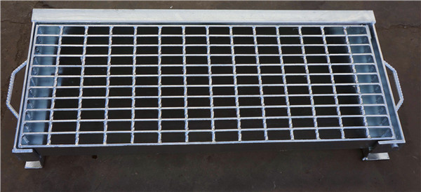 Steel gratings 