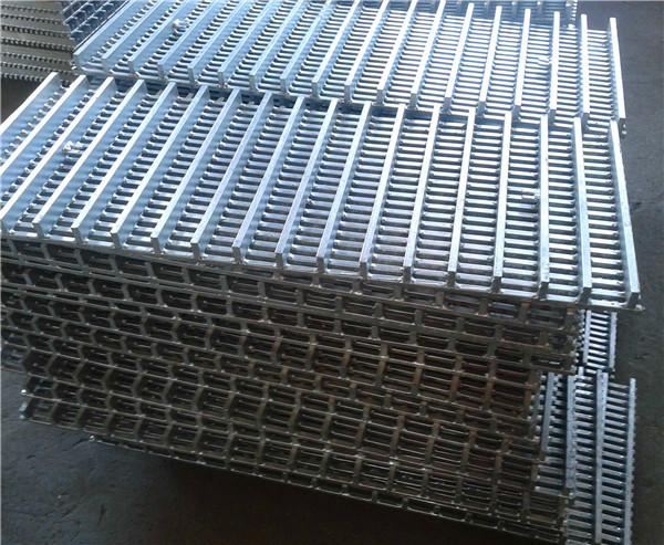 Steel gratings 