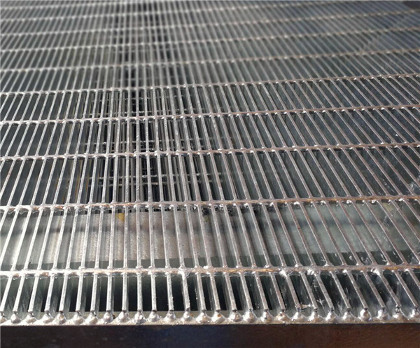 Steel gratings 